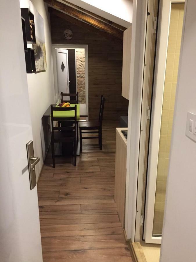 Lukadora Apartment พูลา ภายนอก รูปภาพ