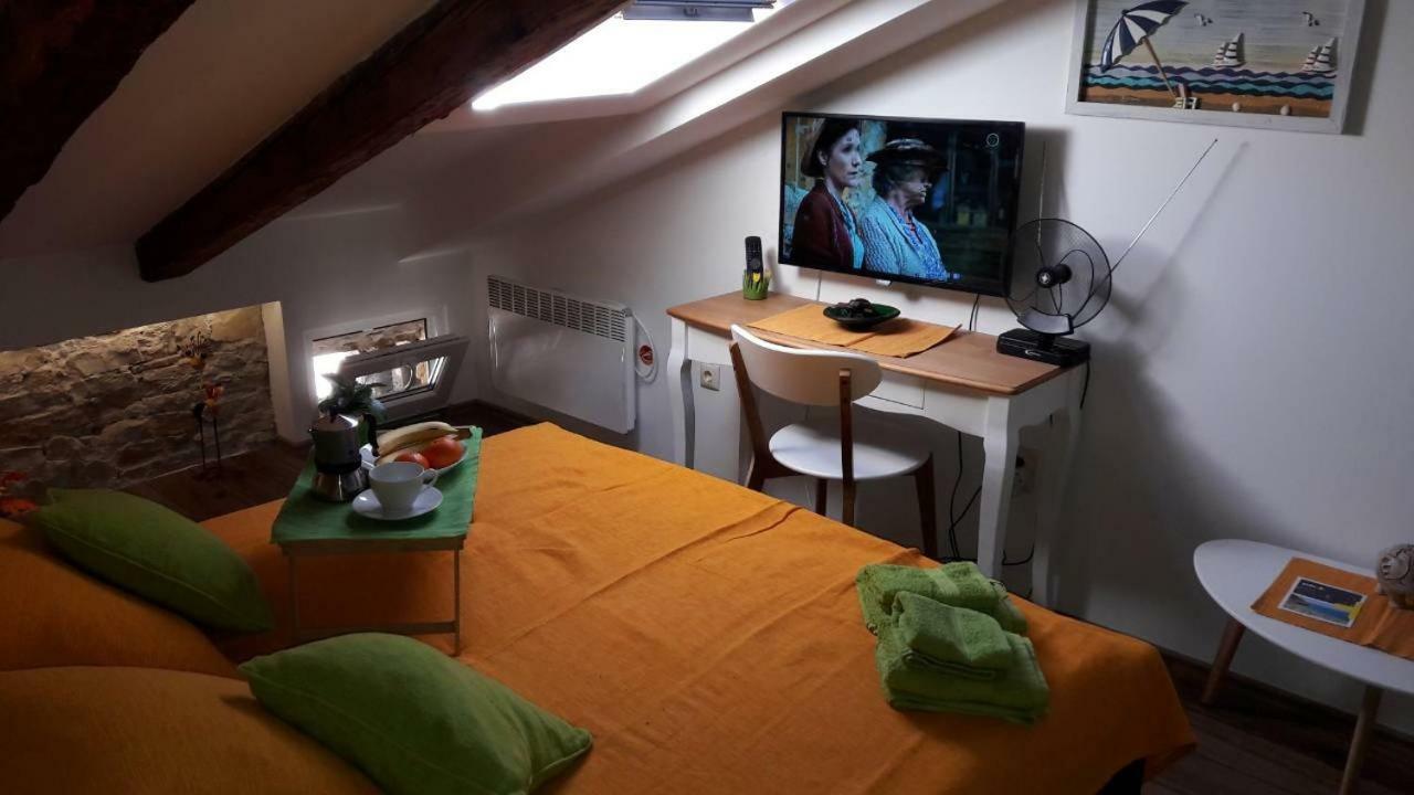 Lukadora Apartment พูลา ภายนอก รูปภาพ